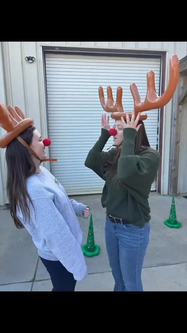 Grateful for this team, this year, and moments worth celebrating. Ending the year on a high note 🎄✨
#CompanyHolidayParty #TeamAppreciation #YearEndCelebration #HolidayGathering #CompanyPride #CorporateCulture #FestiveSeason #CheersToSuccess